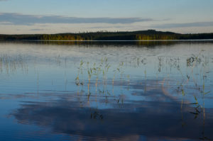 Vähä-Rautavesi ja tyyni kesäilta, Wanha Witonen. Kuva: Upe Nykänen/retkeilyKS